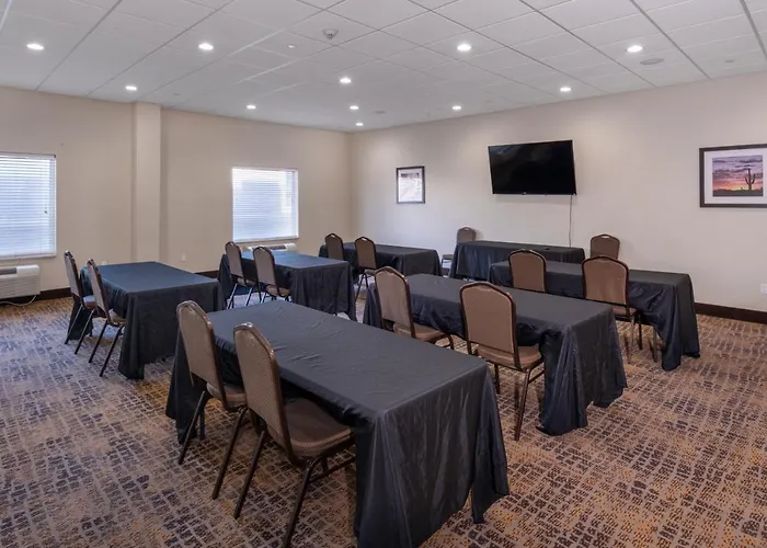 Home Away Kitchen Suites Enid