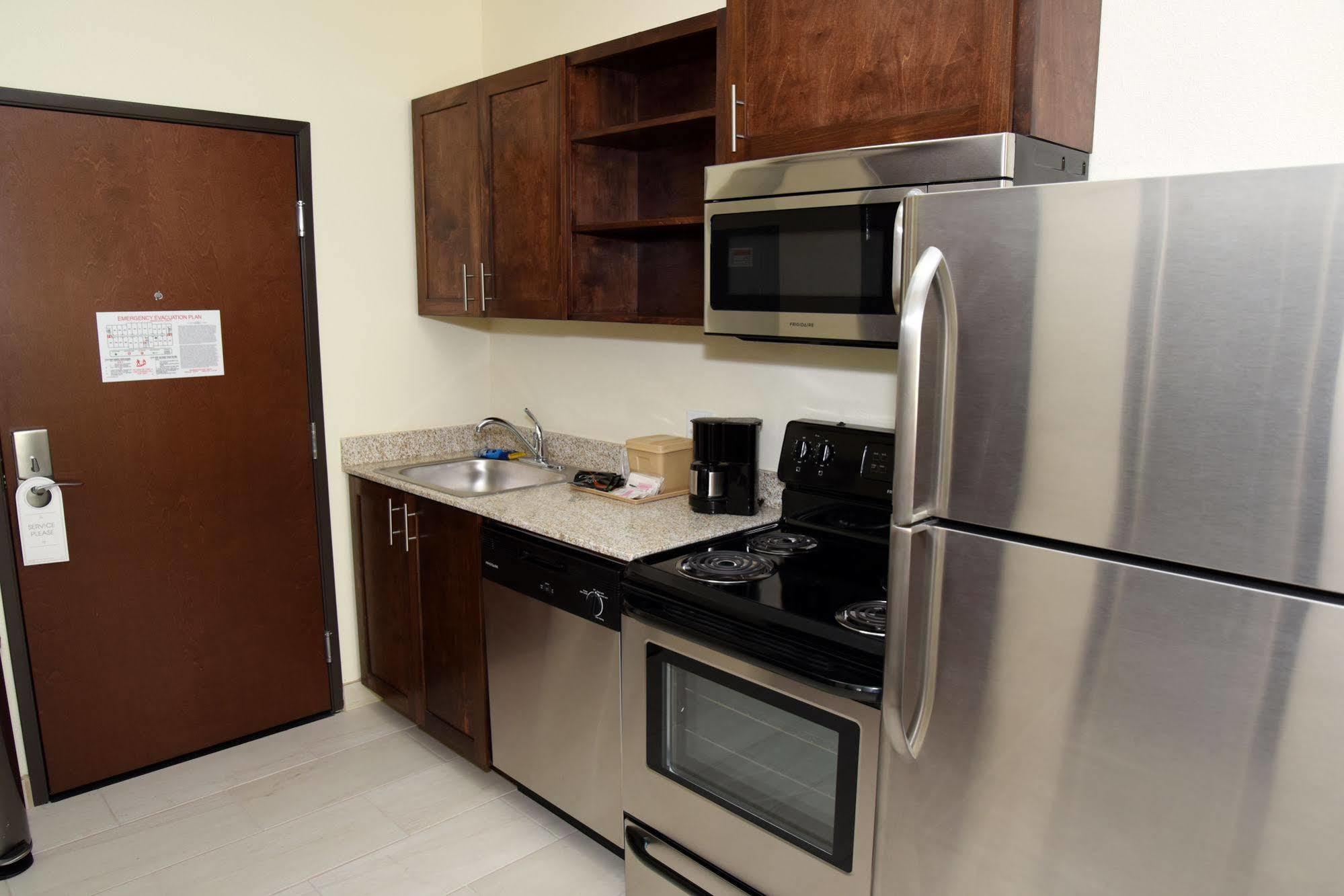 Hotel Away Kitchen 2*